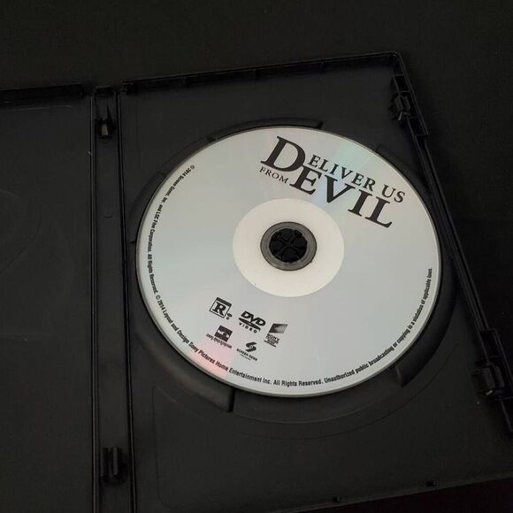 Deliver Us from Evil (2014 Film) Horror/Thriller [DVD] - Picture 2 of 3
